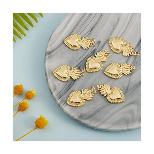 BEEFLYING 10 colgantes de latón con forma de corazón