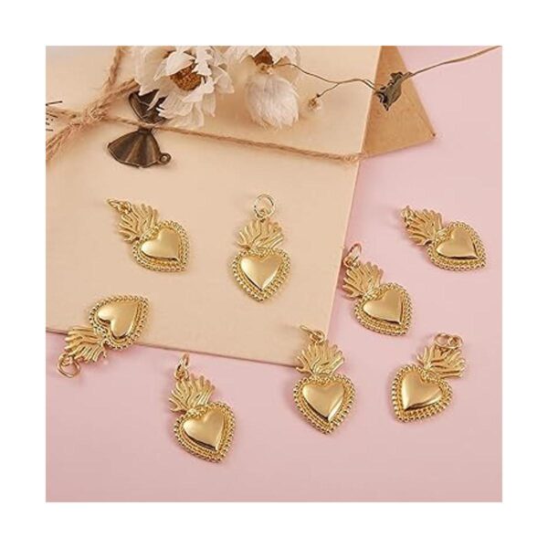 BEEFLYING 10 colgantes de latón con forma de corazón