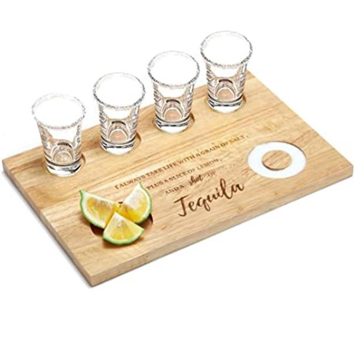Bandeja para servir vasos de chupito con borde de sal