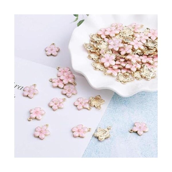 Beadthoven 100 colgantes de esmalte de flores rosadas