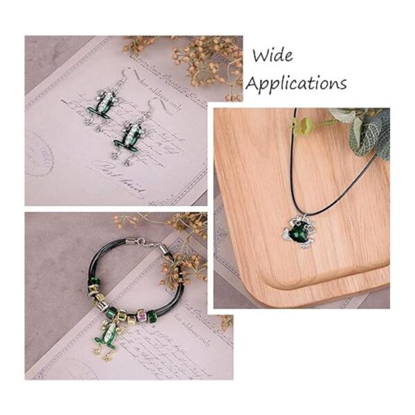Beadthoven Juego de 18 colgantes de rana de cristal verde