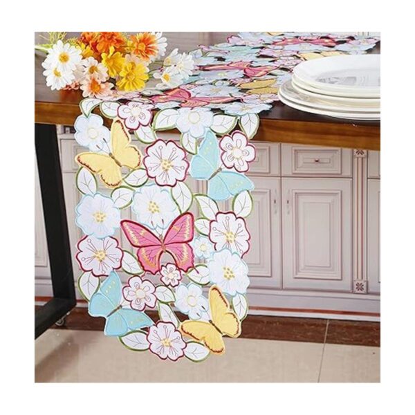 Camino de mesa con flores de primavera cutwork bordado
