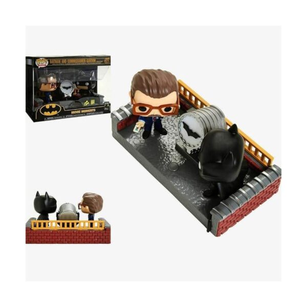 Funko Pop Movie Moment Batman 80th Batman con señal de_6