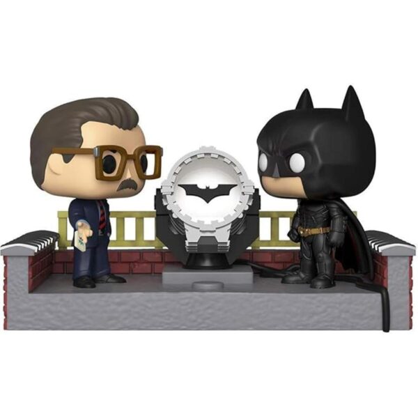 Funko Pop Movie Moment Batman 80th Batman con señal de_1