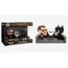 Funko Pop Movie Moment Batman 80th Batman con señal de_4