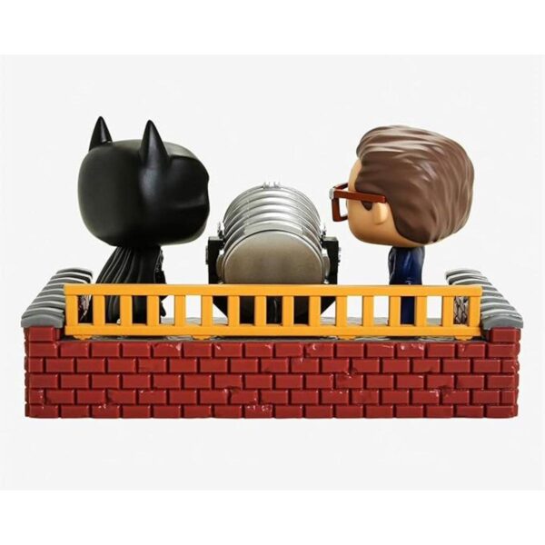 Funko Pop Movie Moment Batman 80th Batman con señal de_2