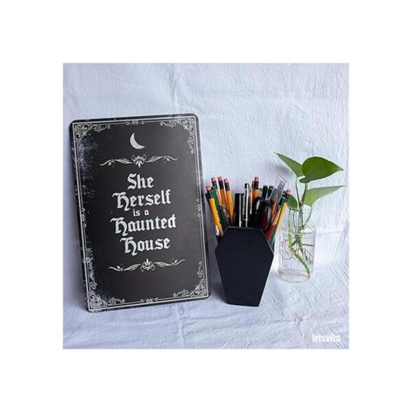 IRISIVITA Letrero de metal espeluznante She Herself Is A