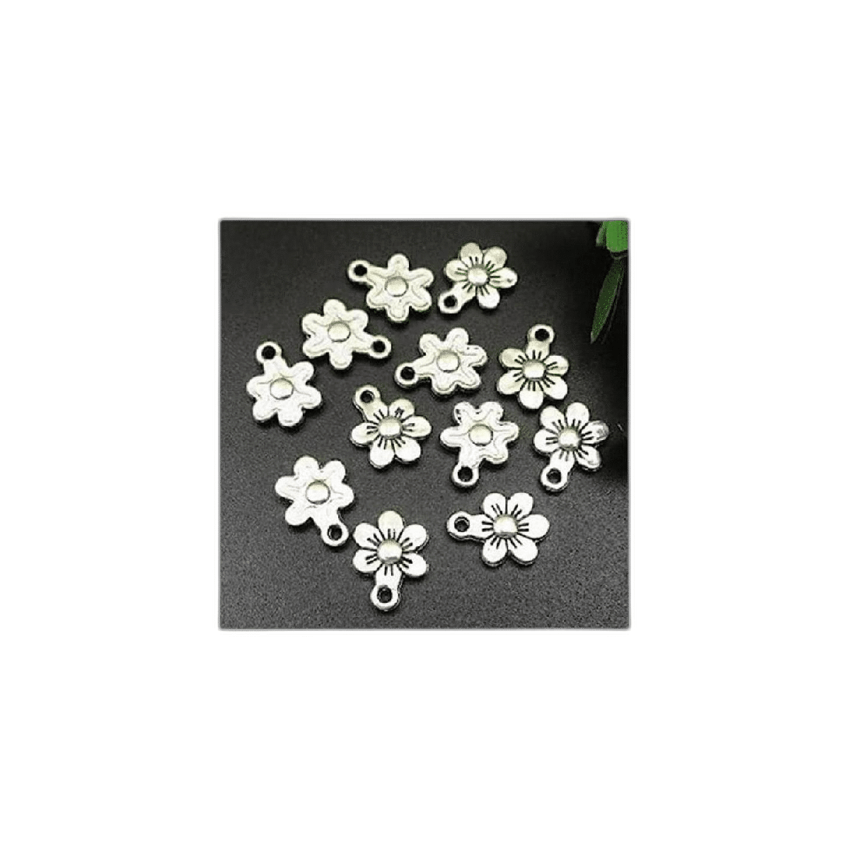 40 flor charms plata antigua tono 12 x 9.8 yard ns786