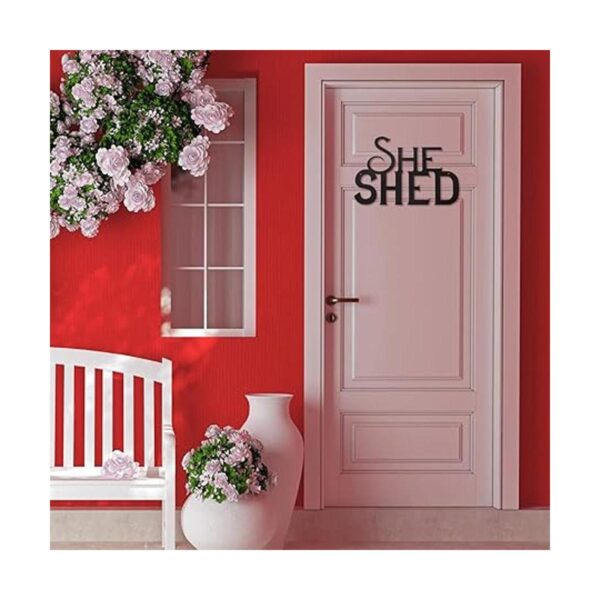 Letrero de corte de metal con texto en inglés She Shed_2