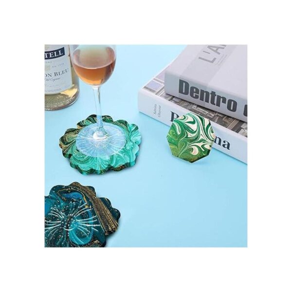 El juego de 8 moldes de resina de silicona de posavasos