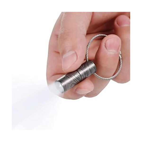KeyUnity KF00 Mini llavero de titanio LED 15 lúmenes_1