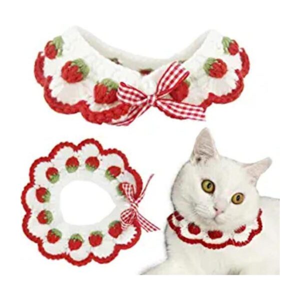 Collar de gato con bonito lazo y patrón de fresa cómodo