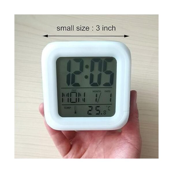 Mini reloj despertador digital de anime de punto pequeño