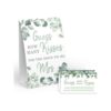 Letrero y tarjetas de juego de Eucalyptus How Many Kisses_1