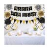 Feliz Año Nuevo con banderines de papel negro dorado con
