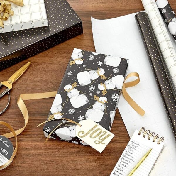 Hallmark Papel de regalo negro de Navidad con líneas de