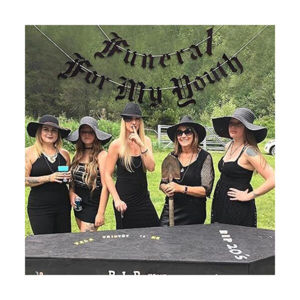 Cartas góticas funerarias para mi juventud pancarta de