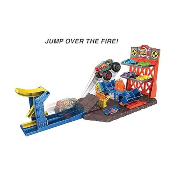 Hot Wheels Monster Trucks set de juego con Derby de_4