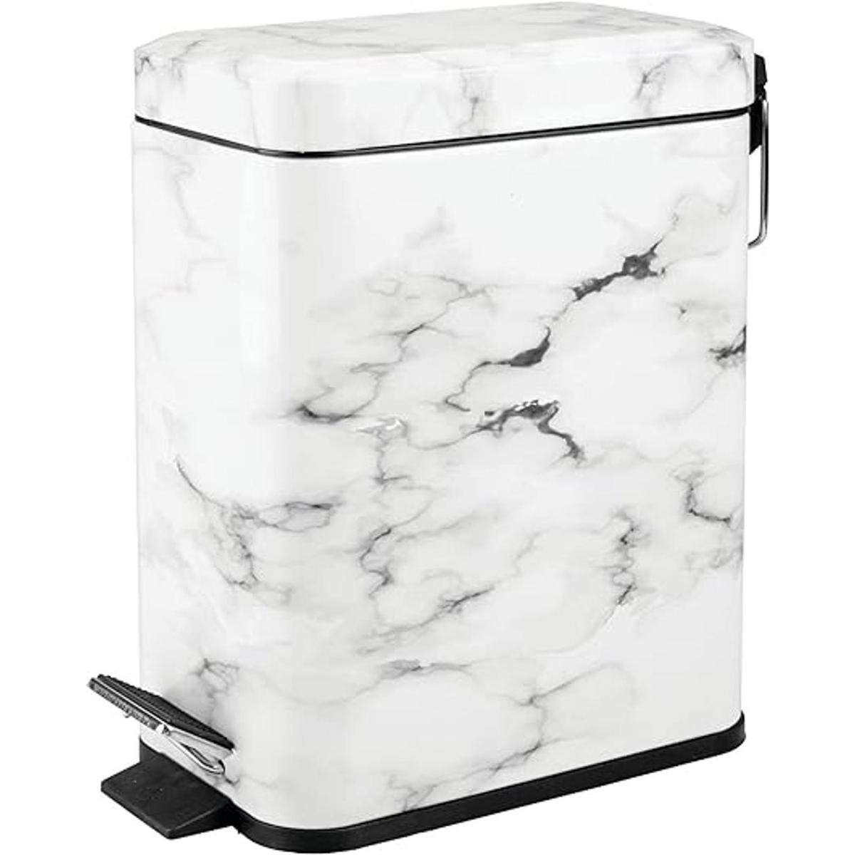 mDesign Cubo de basura de 5 litros con escalón de metal