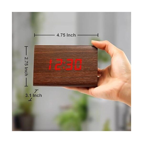 Moderno reloj despertador con indicador de temperatura y