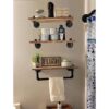 Estantería de baño industrial con barra de toallas