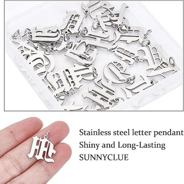 SUNNYCLUE 1 caja de 26 colgantes de letras del alfabeto