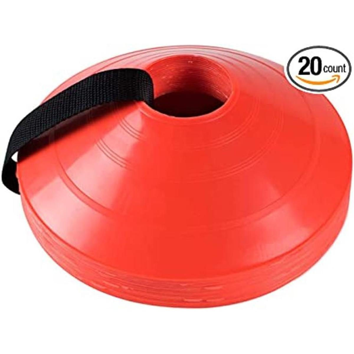 Conos redondos color naranja brillantes equipo deportivo