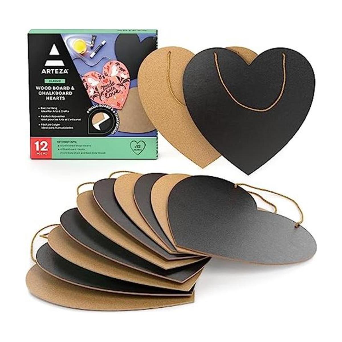 Arteza Pizarra y corazones de madera 12 piezas corazones