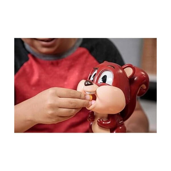 Chompin Charlie Game Alimenta a las bellotas ardillas y