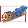 Hot Wheels Shark Chomp Transporter Playset con un auto a_5
