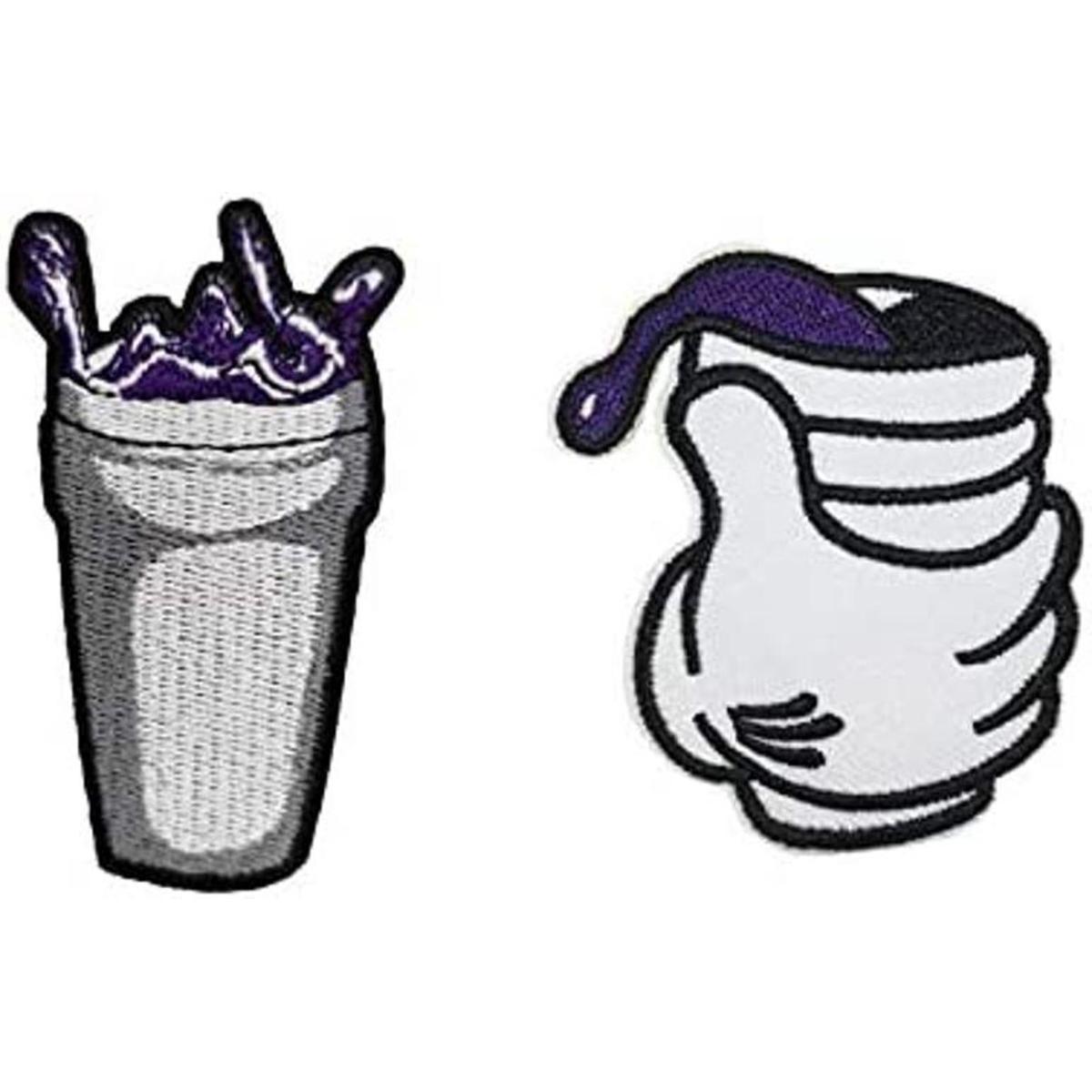 Parche bordado a mano con bebiendo de doble taza para