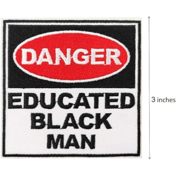 Parche bordado para planchar con diseño de hombre negro_2